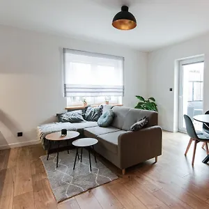 apartament-batorego.poznan-hotels.com/
